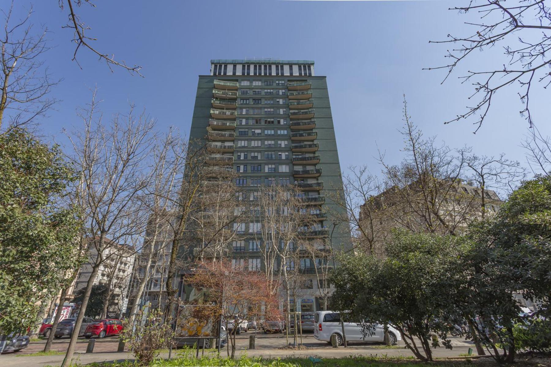 Skyline View Biancamano 1 Bdr With Balcony By Rentopolis Milan Bagian luar foto